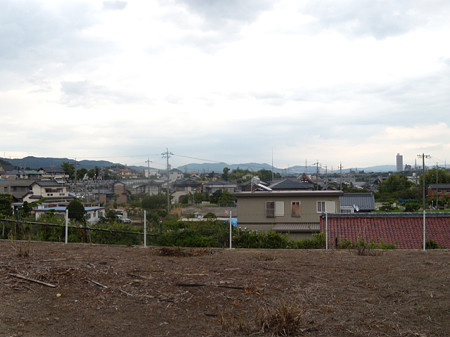 本庄の丘から桃花台方面を見る