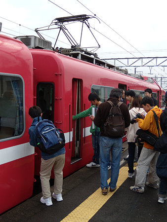 7011F7012開放された車掌室