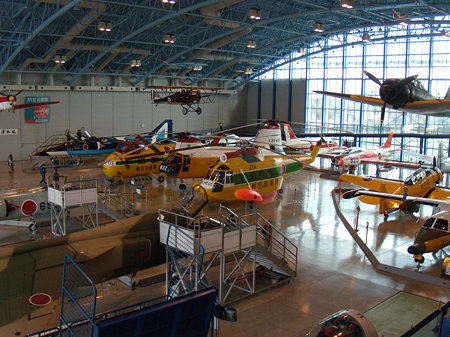 空自浜松基地広報館展示格納庫内