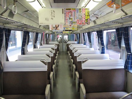 7046車内