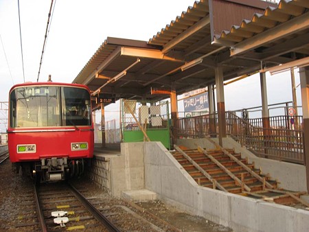 萩原駅改造中のホーム