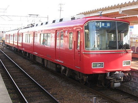 6832F