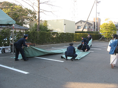 警察詰所片付け