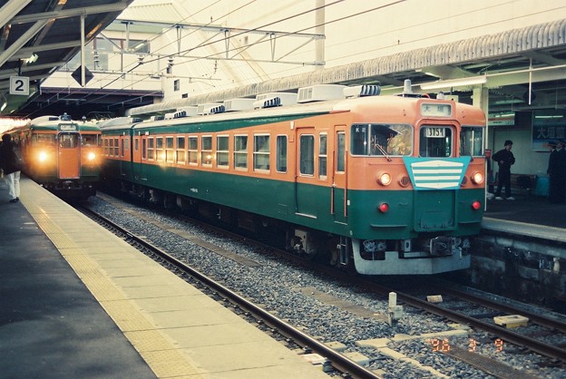 JR西日本 115系と165系 K2