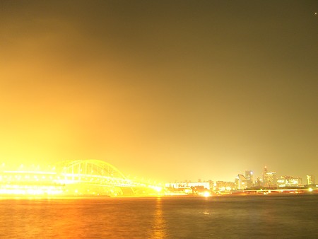 花火大会終了直後の神戸大橋