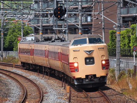 381系回送 サントリーカーブ