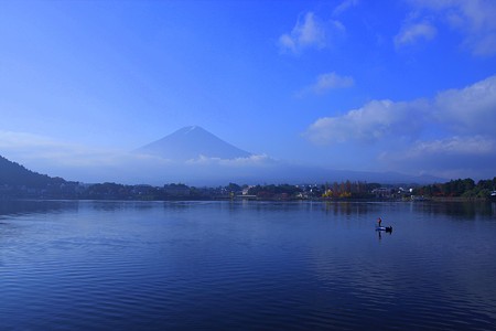 河口湖と富士山　広角で(1)