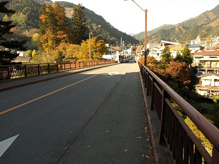 駅近くの橋