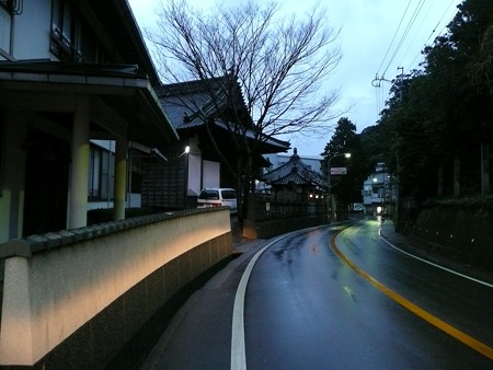 大日寺へ続く道