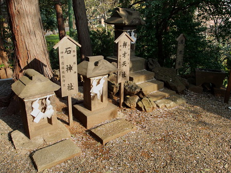 石神社・弁財天社・浅間社