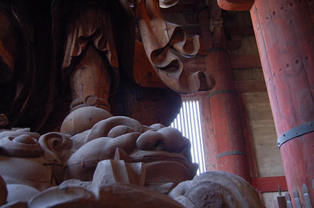 東大寺大仏殿 廣目天(こうもくてん) 邪鬼