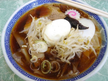 「福寿」の五目ワンタン麺