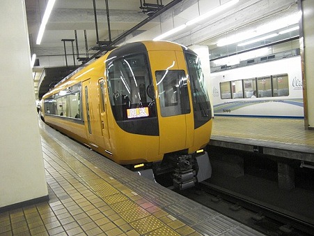 22651