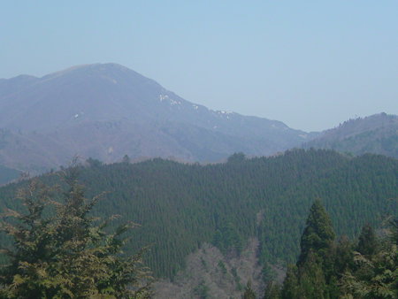 石クレ峠と電波塔と龍