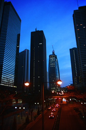 都心の夜明け
