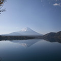 本栖湖から　朝の逆さ富士(2)