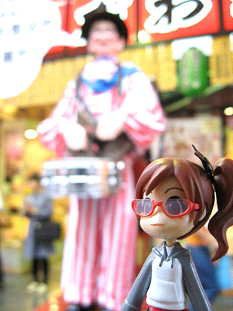 くいだおれ人形さんとピンキーさん