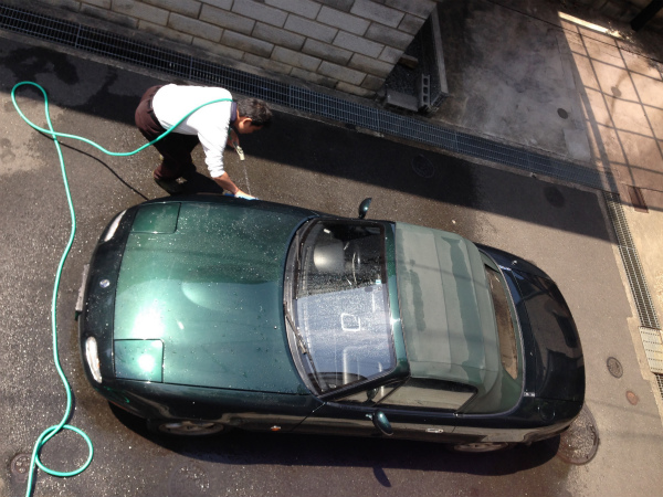 まずはVR-Bを洗車